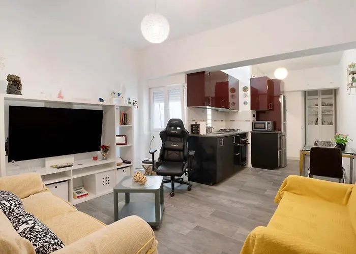 Piso Leon Y Castillo