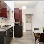 Piso Leon Y Castillo 度假居 阿雷西费